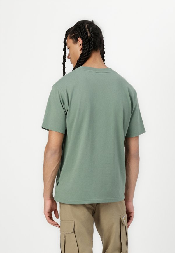 STREET CLASSICS ATHLETICS - Print T-shirt - dark juniper4