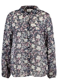 Blommig blus i genomskinligt marinblått tyg med rosa och vita blommönster. Har en krage och knapplist fram. Långa ärmar.