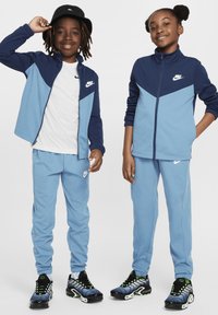 Nike Sportswear SPORTSWEAR - Tracksuit - aegean storm midnight navy white