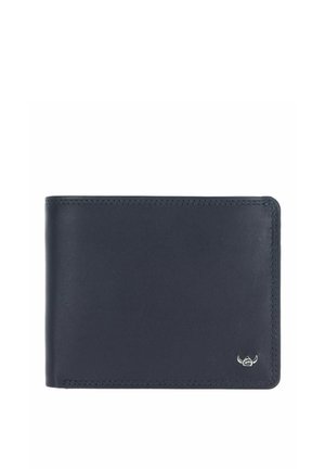 Portefeuille noir en cuir bifold avec bords cousus et petit emblème de logo argenté dans le coin inférieur droit.