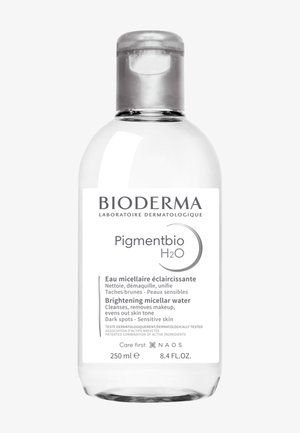 Flacon d'eau micellaire éclatante Bioderma Pigmentbio H2O, 250 ml, pour nettoyer et unifier le teint des peaux sensibles avec des taches foncées.