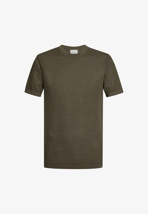 Krótki rękaw koszulki w oliwkowo zielonym kolorze, wykonany z teksturowanej tkaniny; posiada prążkowany, okrągły dekolt oraz mankiety na rękawach. Gładki, minimalistyczny design.