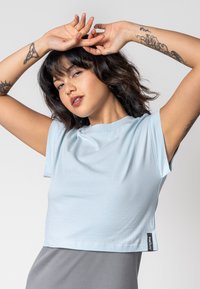 trueStory DANBI - Basic T-shirt - light blue