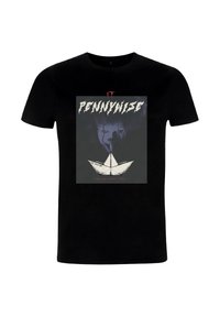 Zwart T-shirt met een grafische print van een clown, een papieren bootje en de tekst "IT PENNYWISE" in wit en rood. Korte mouwen, standaard pasvorm.