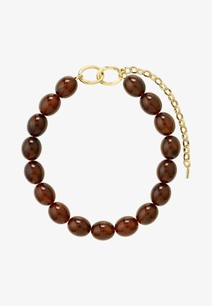 Stevig armband met doorschijnende donkerbruine ovale kralen en een gouden kettingsluiting met verstelbare schakels.