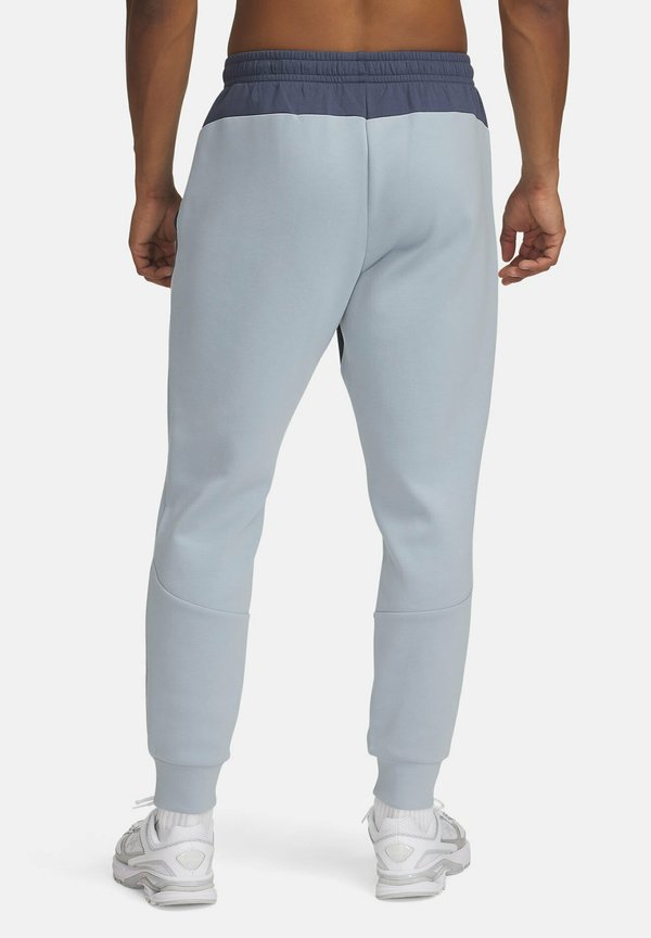 UNSTOPPABLE FLEECE - Tracksuit bottoms - downpour gray3