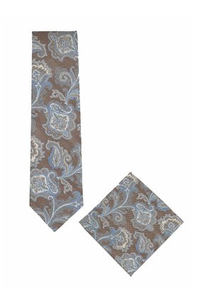 Bruine stropdas en bijpassend pochet met een ingewikkeld blauw en beige bloemig paisley-patroon op een witte achtergrond.