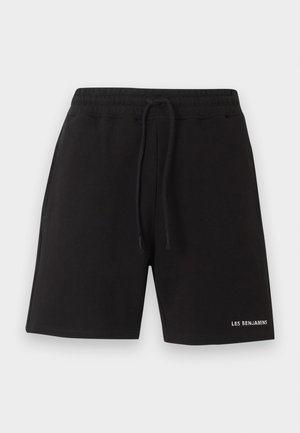 Mustat joustavat shortsit, joissa on kiristysnauha vyötäröllä ja pieni valkoinen "LES BENJAMINS" -teksti vasemman jalan alareunassa.