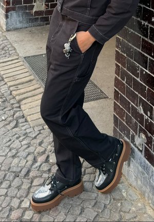 Timberland WASHED DUCK CARPENTER PANT - Trousers - black