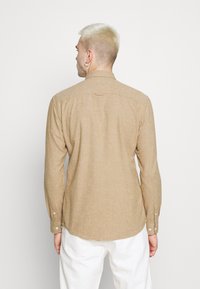 Only & Sons ONSNIKO LIFE SHIRT - Camisa - kangaroo