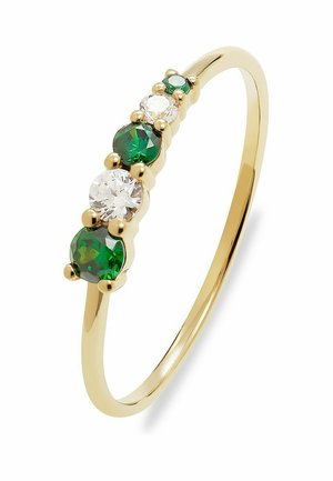 Goldring mit fünf runden Edelsteinen: drei grün und zwei klar. Glatter Ring mit polierter Oberfläche; die Fassungen sind gekrallt.