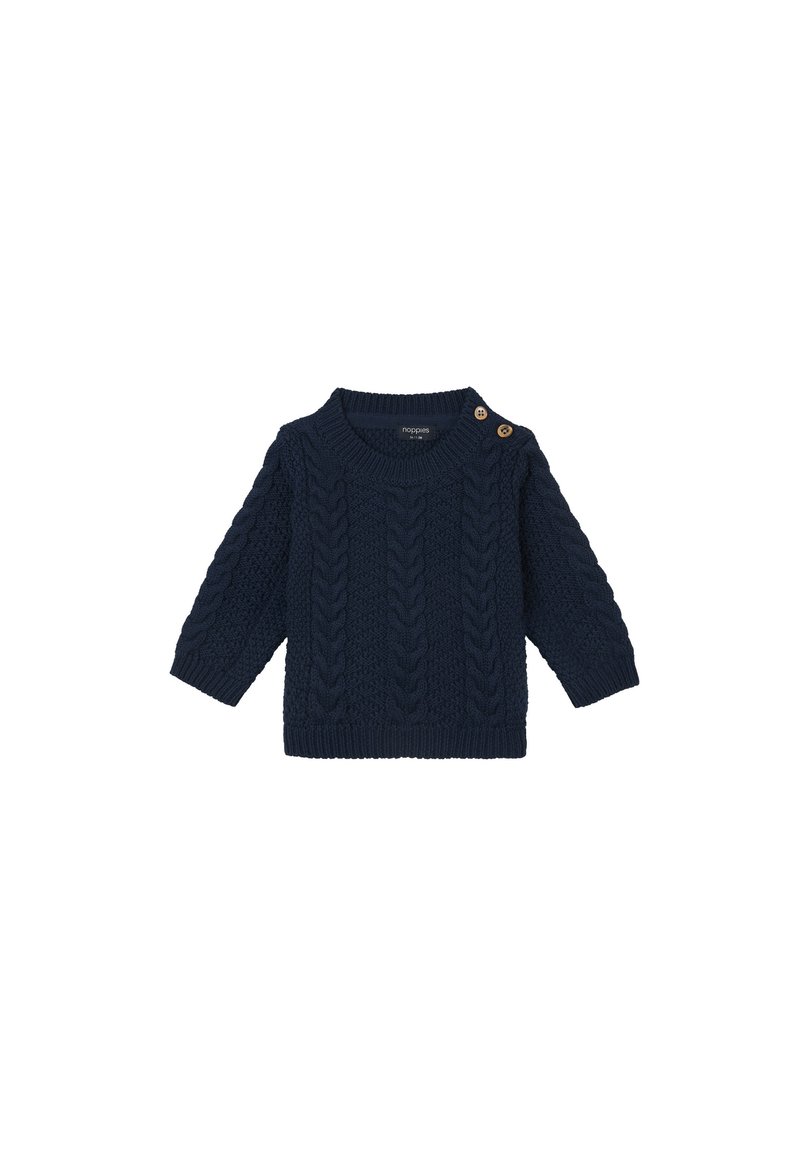 Marine gebreide sweater met een kabelpatroon, ronde hals, lange mouwen en houten knoopdetails op de schouder. Zachte textuur.