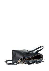 Borsa tote in pelle nera con superficie testurizzata, doppie maniglie e tasca con zip. L'interno è foderato in tessuto beige.