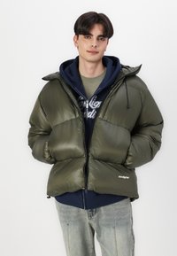 LOW LIGHTS STUDIOS® LYNX PUFFER JACKET UNISEX - Ziemas jaka - khaki