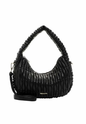 Sort håndtaske med blødt, quiltet design, buet form og flettet rem. Inkluderer aftagelig skulderrem og lynlås.