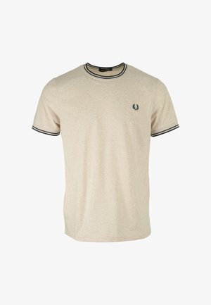 Korte mouwen beige t-shirt gemaakt van zacht materiaal. Kenmerkt zich door een geribbelde ronde hals en zwarte gestreepte accenten op de mouwen en kraag. Klein logo op de borst.