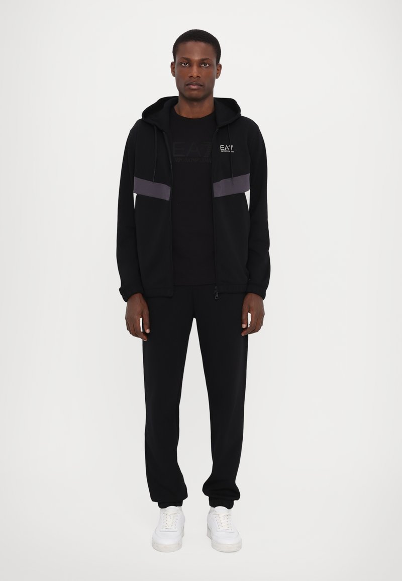 EA7 Emporio Armani TRACKSUIT Trainingspak black/zwart