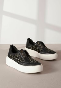 Next SIGNATURE FOREVER COMFORT® CHUNKY czarny melanż