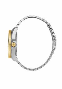 Orologio in acciaio inossidabile argento con una lunetta dorata texturizzata, cassa circolare e bracciale a maglie. Progettato con una corona e riflessi lucidati.