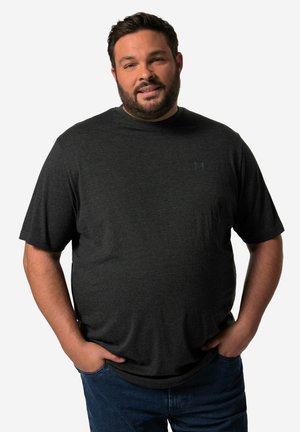 Graues T-Shirt mit kurzen Ärmeln in entspannter Passform, aus weichem Stoff mit glatter Textur. Verfügt über ein dezentes Logo auf der Brust.