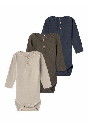 Trzy body niemowlęce z długim rękawem, prążkowane, w kolorach beżowym, oliwkowozielonym i granatowym, z dwoma guzikami z przodu oraz zatrzaskami w kroku.