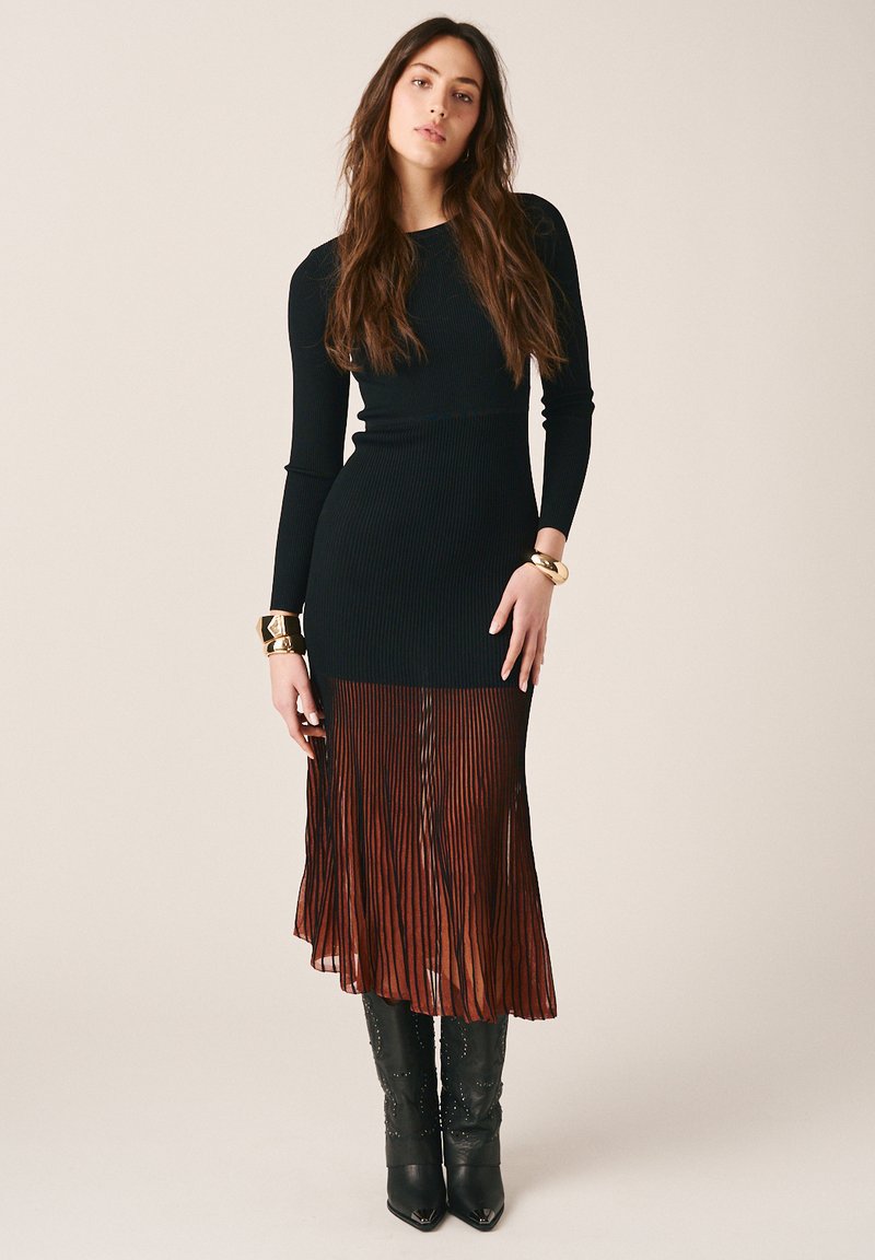 black mini dress in store Olivia Black Metallic Sequin Party Dress, L