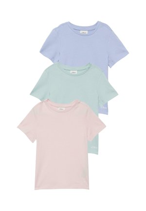Trzy jednolite koszulki z krótkim rękawem i okrągłym dekoltem, ułożone warstwowo w pastelowych kolorach: różowym, miętowym i lawendowym.