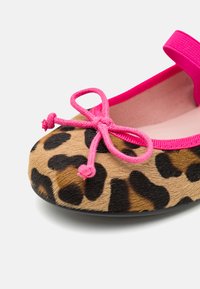 Pretty Ballerinas AMI - Bailarinas con hebilla - yellow