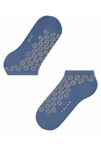 Blauwe enkelsokken met een gladde textuur, voorzien van een patroon van cirkelvormige stippen in een lichtere tint. Merknamen "FALKE" gedrukt op één sok.