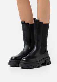 Pavement - INA - Platform boots - black Thumbnail Image 1