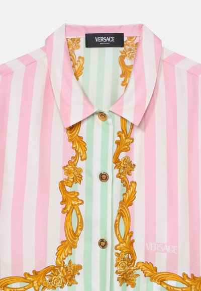 Skjorta med krage som har rosa och gröna vertikala ränder, utsmyckade guldfärgad blommotiv och två guld-logoknappar. Tyget har en smooth yta.