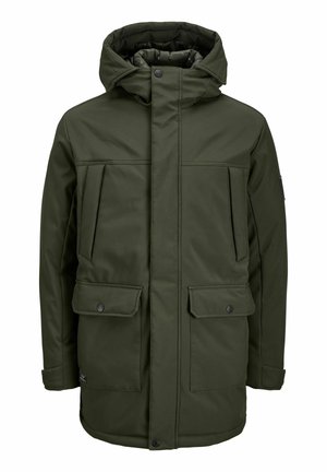 Parka di colore verde oliva con cappuccio, due tasche frontali e chiusura con zip. Realizzata in un tessuto liscio e resistente con un rivestimento caldo.