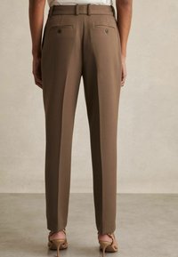 Reiss Pantalones chinos - mink neutral