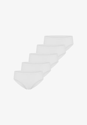 Cinq slips féminins blancs unis et sans coutures disposés en diagonale sur un fond blanc.