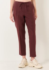 Unausgewählt, brown