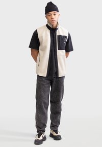 Redefined Rebel KYOTO - Široke kavbojke - acid black