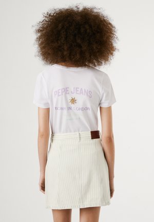 AMANDA - T-shirts med print - white