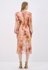 Thumbnail Image 3