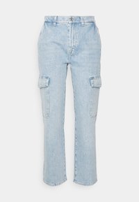 Pantalones cargo de denim azul claro con pierna recta, que cuentan con dos bolsillos laterales, un diseño clásico de cinco bolsillos y un cierre de botón y cremallera.