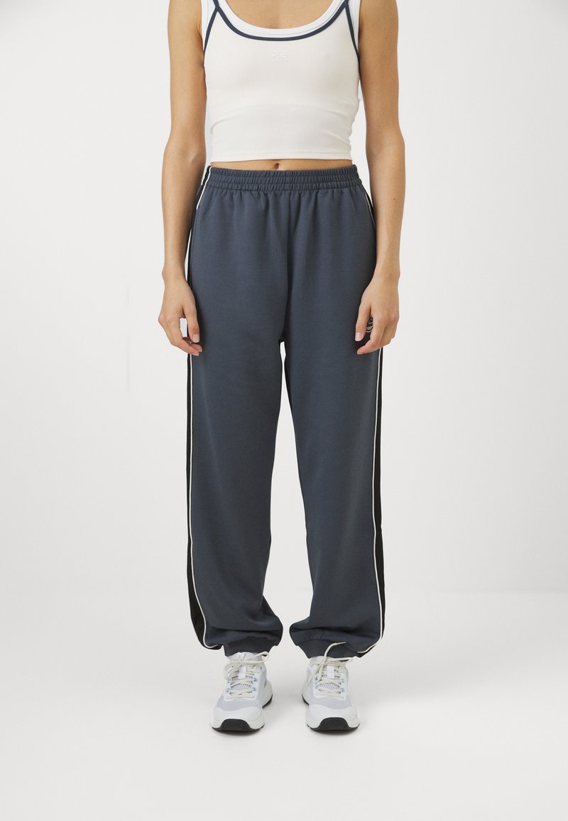 P.E Nation - HOME GROUND TRACKPANT - Donji dijelovi trenirke - marine blue, Povećaj