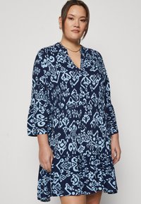 ONLY Carmakoma CARMARRAKESH LIFE 3/4 TUNIC DRESS - Dnevna haljina - naval academy/clear sky