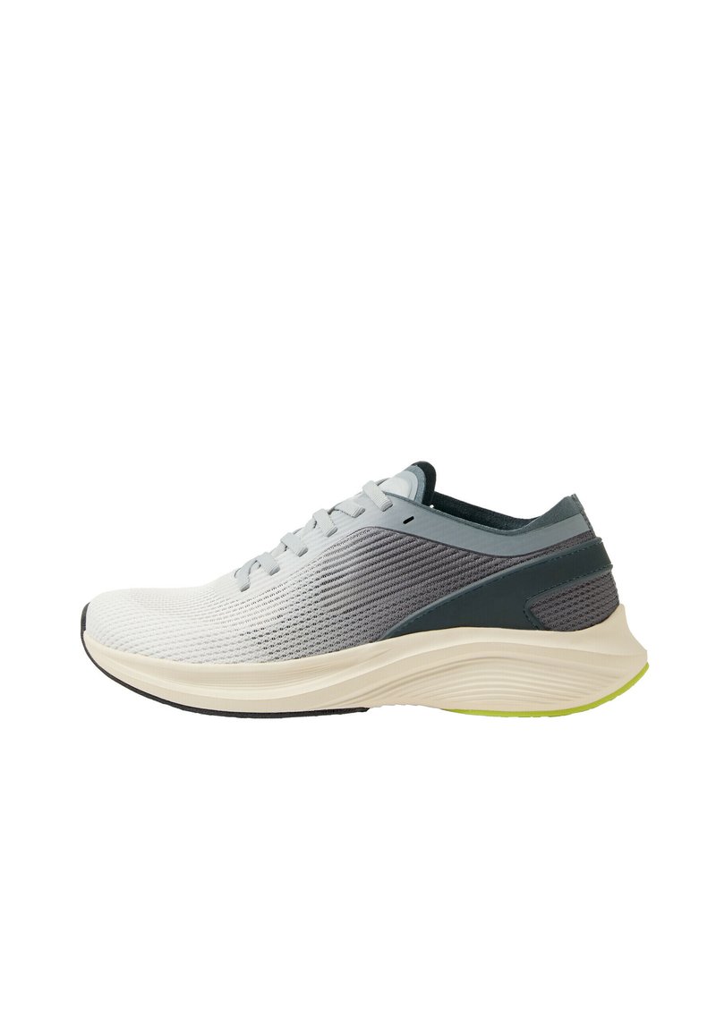 Baskets de course légères avec une tige en mesh texturé gris et blanc, une semelle flexible et un accent vert lime sur la semelle extérieure.