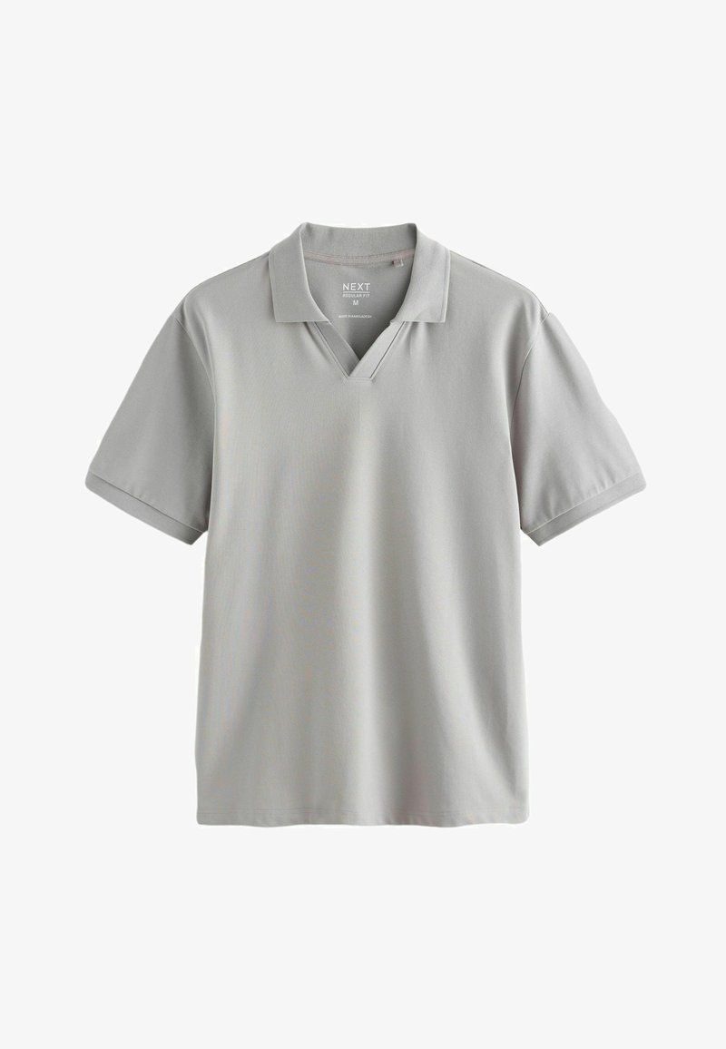 Polo manches courtes gris clair avec col en V et coupe régulière, taille moyenne, posé à plat sur fond blanc.