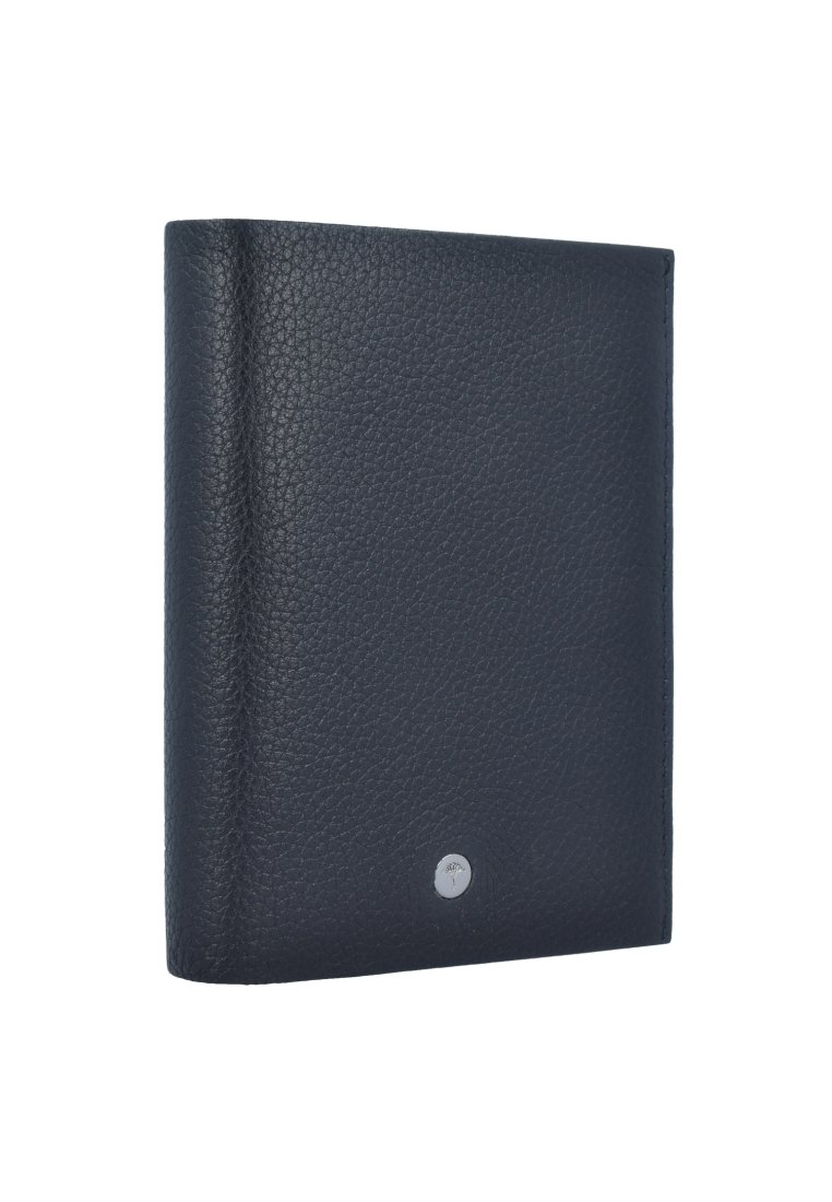 Czarny portfel z teksturowanej skóry, o gładkim, zaokrąglonym designie i małym, srebrnym akcentem logo na dolnej przedniej części.