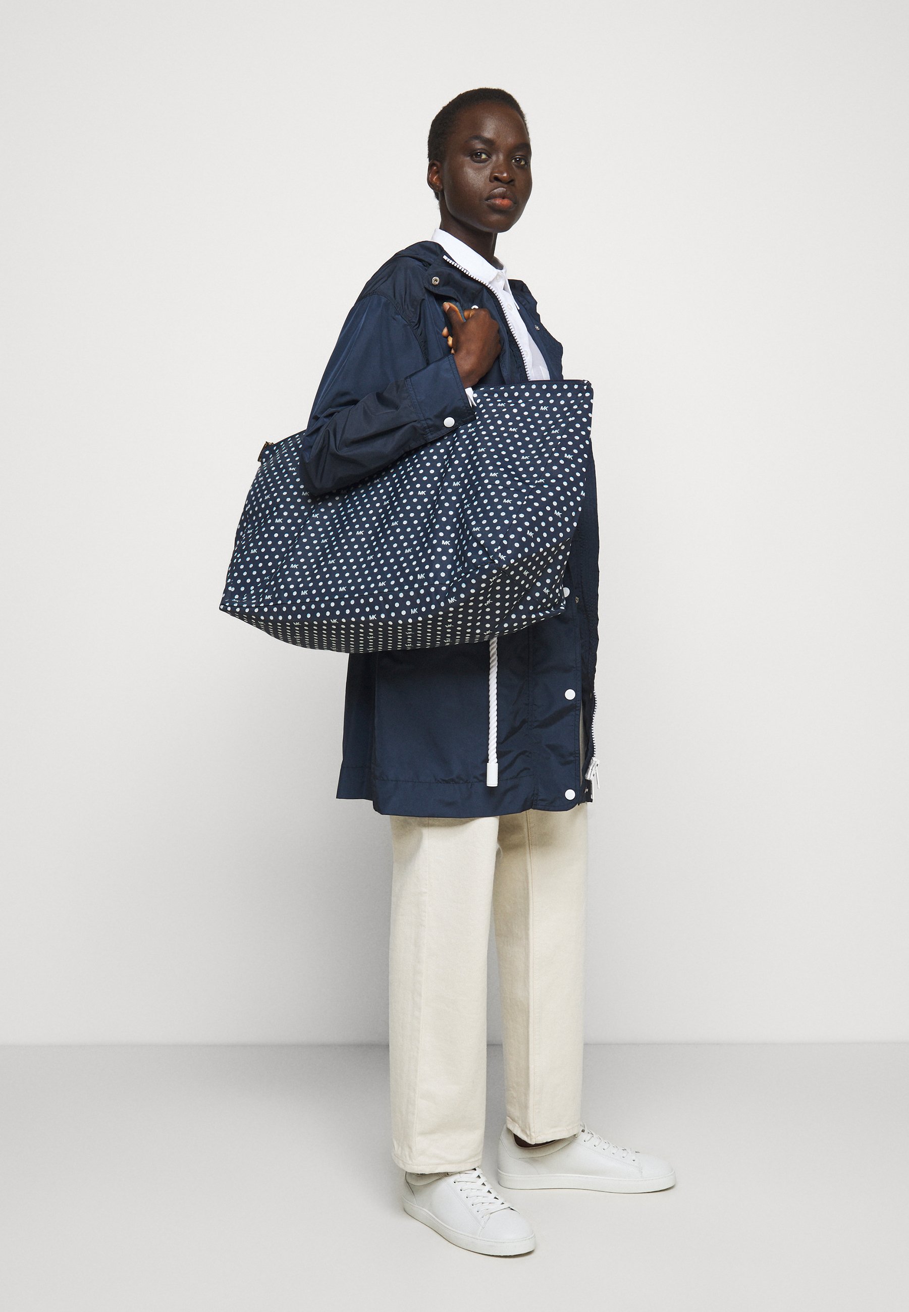 michael kors jet tote