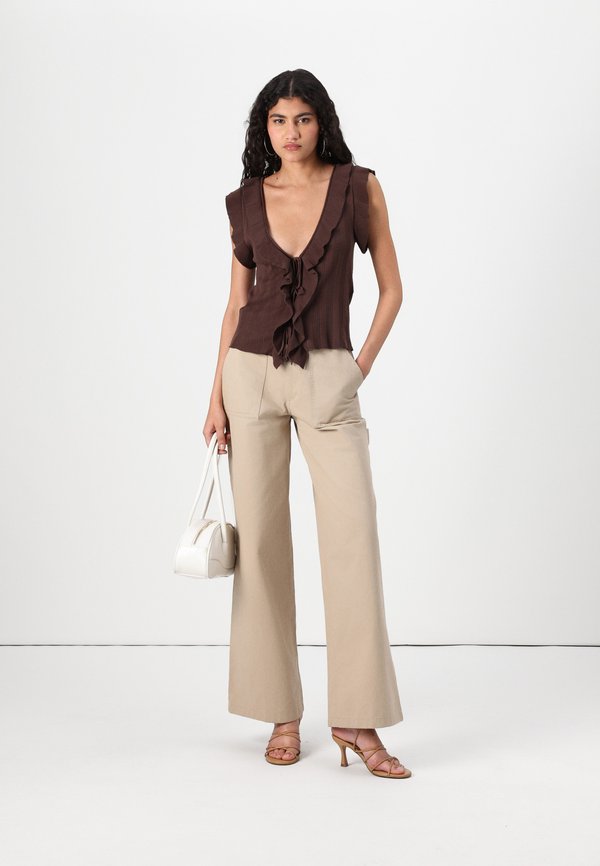 ONLNELLY  V NECK STRING CARDIGAN  - Top - chocolate martini4