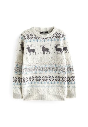 Flødefarvet strikket sweater med blå og brune vintermønstre, der indeholder rensdyr, snefnug og geometriske figurer.