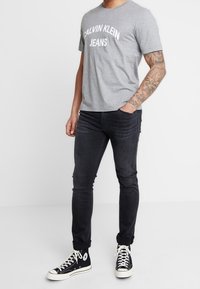 Calvin Klein Jeans T-shirts print - grey