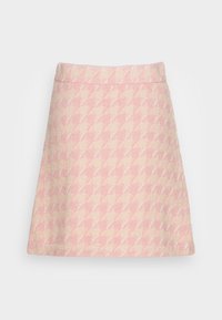 A-čková sukně v růžovém a krémovém kostkovaném vzoru, vyrobená z texturované látky, s pasem a rovným lemem.