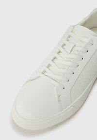 Calvin Klein PRO CUPS - Zapatillas - bright white